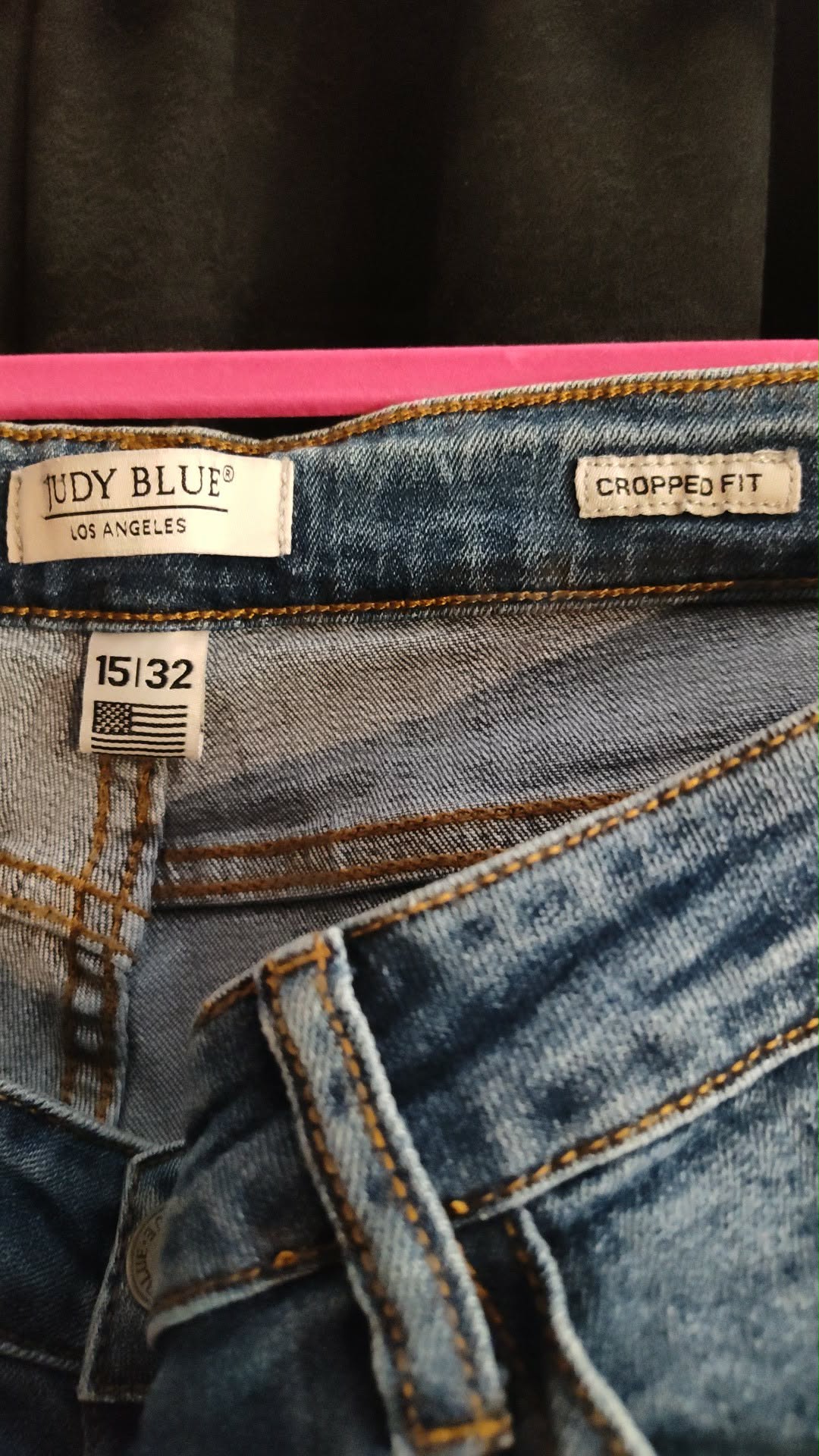 Judy Blue Cropped Fit Frayed Jeans