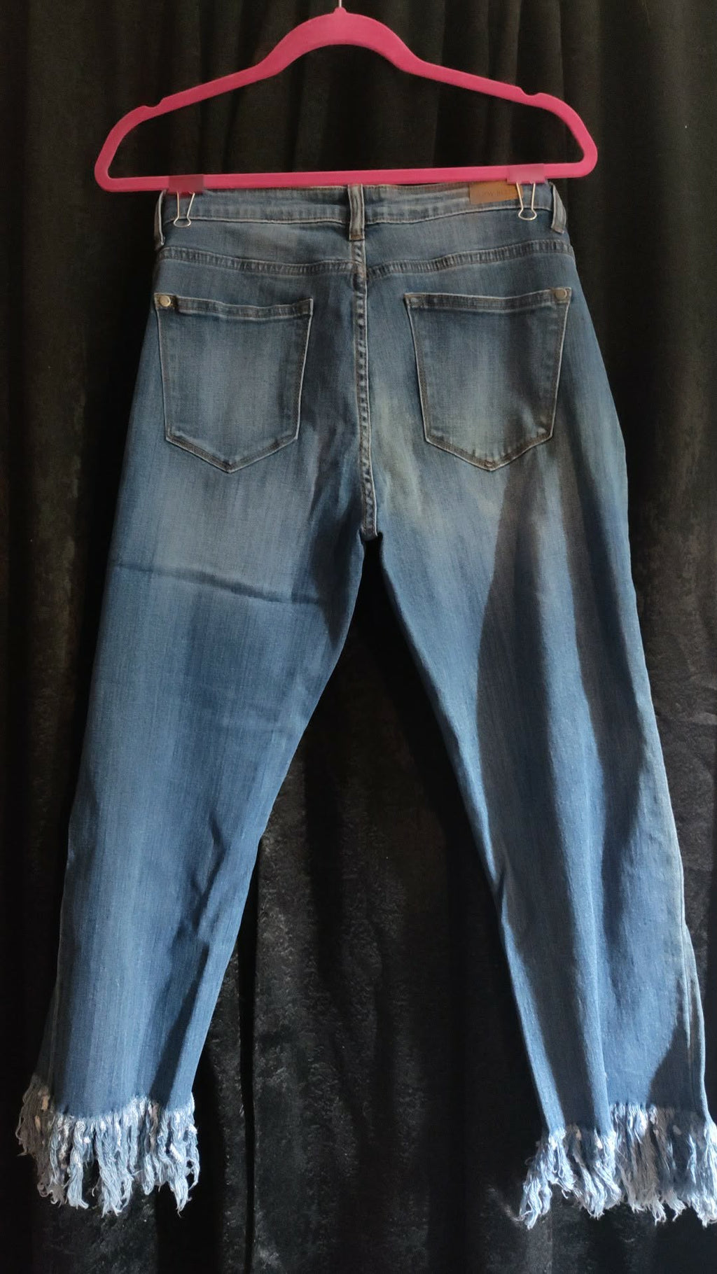 Judy Blue Cropped Fit Frayed Jeans