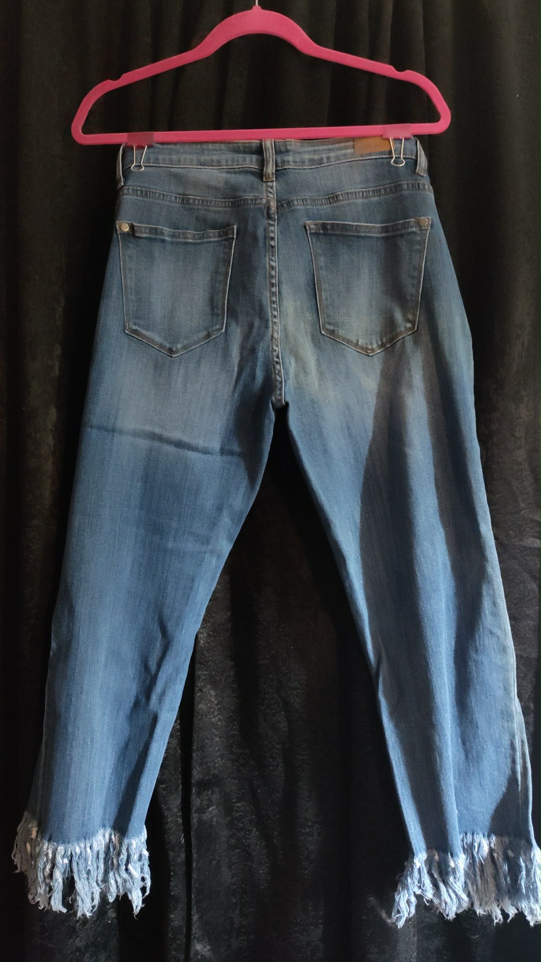 Judy Blue Cropped Fit Frayed Jeans
