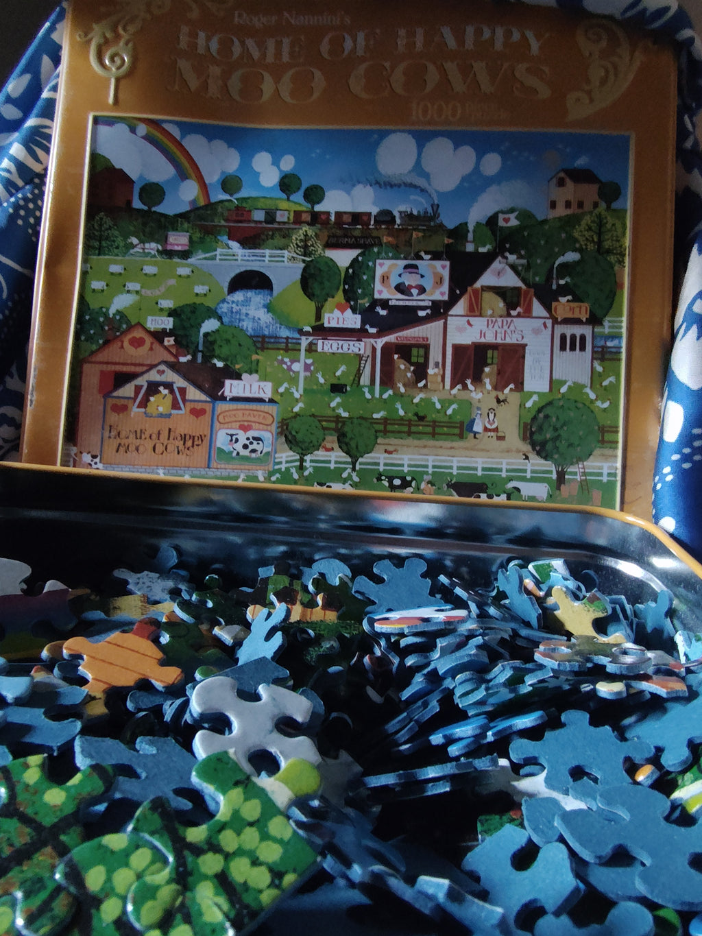 Roger Nannini's Home of Happy Moo Cows,collectible puzzle tin (1000pc)